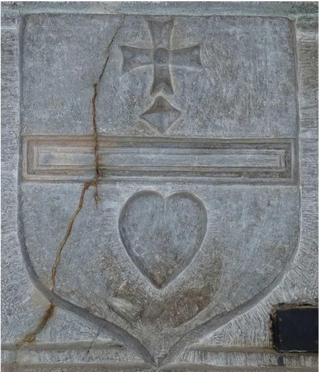 Fig. 18: Coat of arms bore by Pierre Lambert, c.1621, Guyans-Vennes, département of Doubs (photo by Bruno Monnet). 