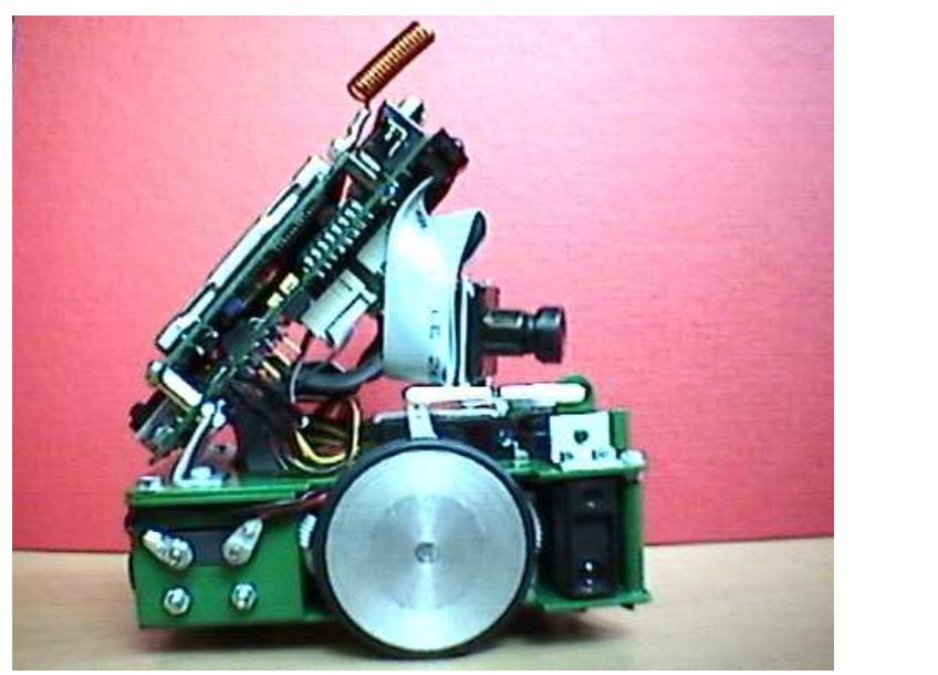 Figure 1: Eyebot and LEGO Mindstorms robots used for undergraduated students 