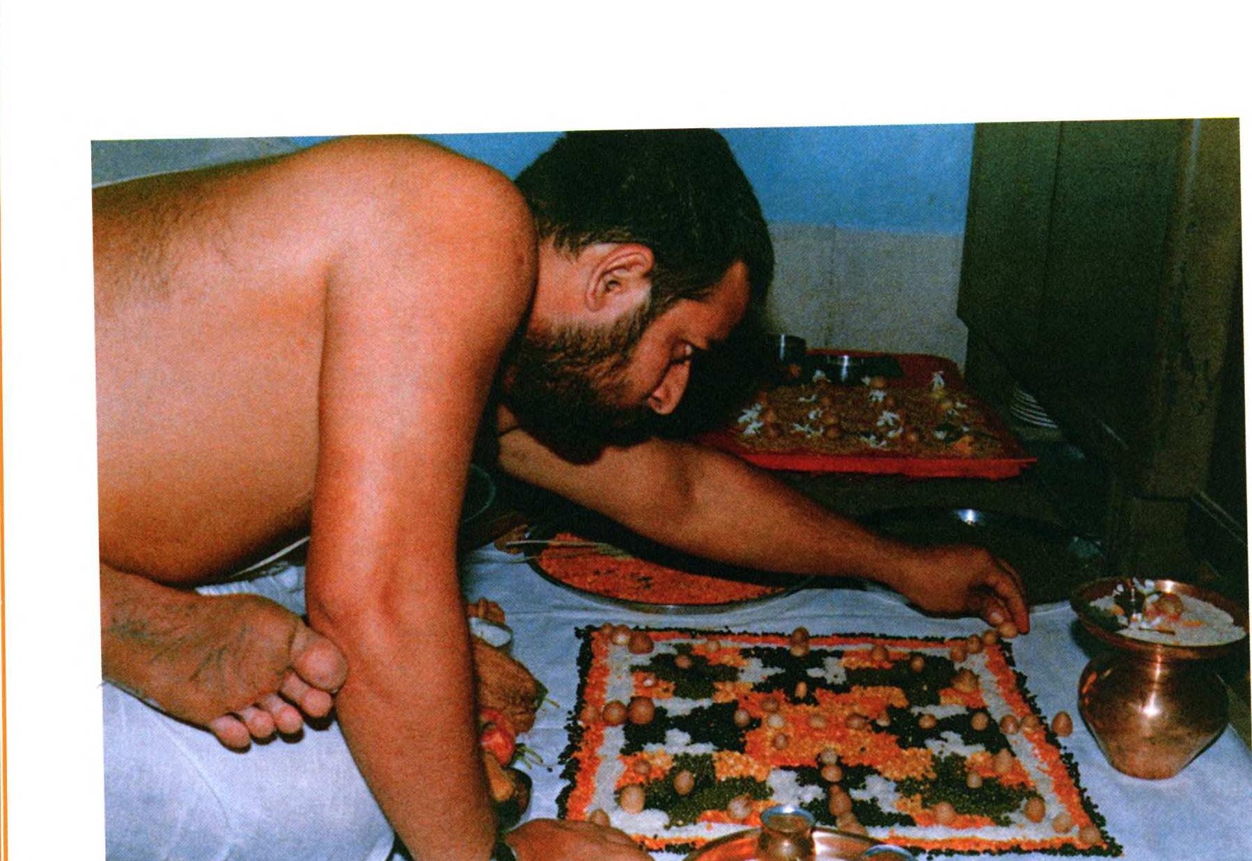 (PDF) Bhadramaṇḍalas: Invoking Divinities in Smārta Ritual