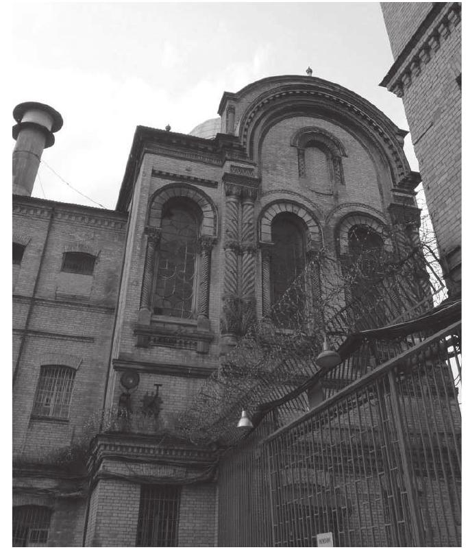 ‘anslated it himself after being released in 1915 into Belarusian before the play yas shown by a Belarusian theatre group in Vilna. In another prominent case Jonas ileiSis, an editor and leading figure of the Lithuanian national movement prior to VWI, was imprisoned by the German authorities during WWI after he was caught irculating leaflets criticising the occupation. As with katorga in tsarist times, fter his detention in Lukiskés, VileiSis was sent to do forced labour in Germany Kapocius 1970/78, 124-125). 