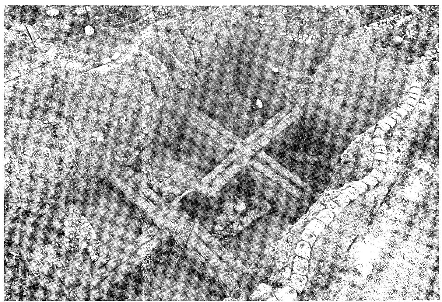 “ig. 6. Area S, the eastern part (Squares C-D/7-9); general view at the end of the 1987 season from south. 