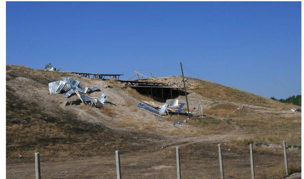 Figure 19: Operation A, view from north of the shelters built in 2014 (on the left) and in 2015 (on the right), soon before the strong storm that hit the region of Nigde .  Figure 19: Operation A, view from north of the shelters built in 2014 (on the left) and in 2015 (on the right), soon before the strong storm that hit the region of Nigde . 