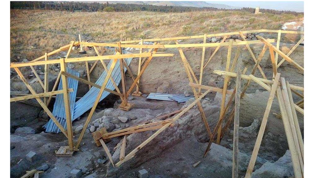 This strong storm also hit the archaeological site, demolishing two of the newly built shelters: those over Operation A and B. However the storm did not damage the shelter over Operation D, as well as the one built the previous year over Operation A. 