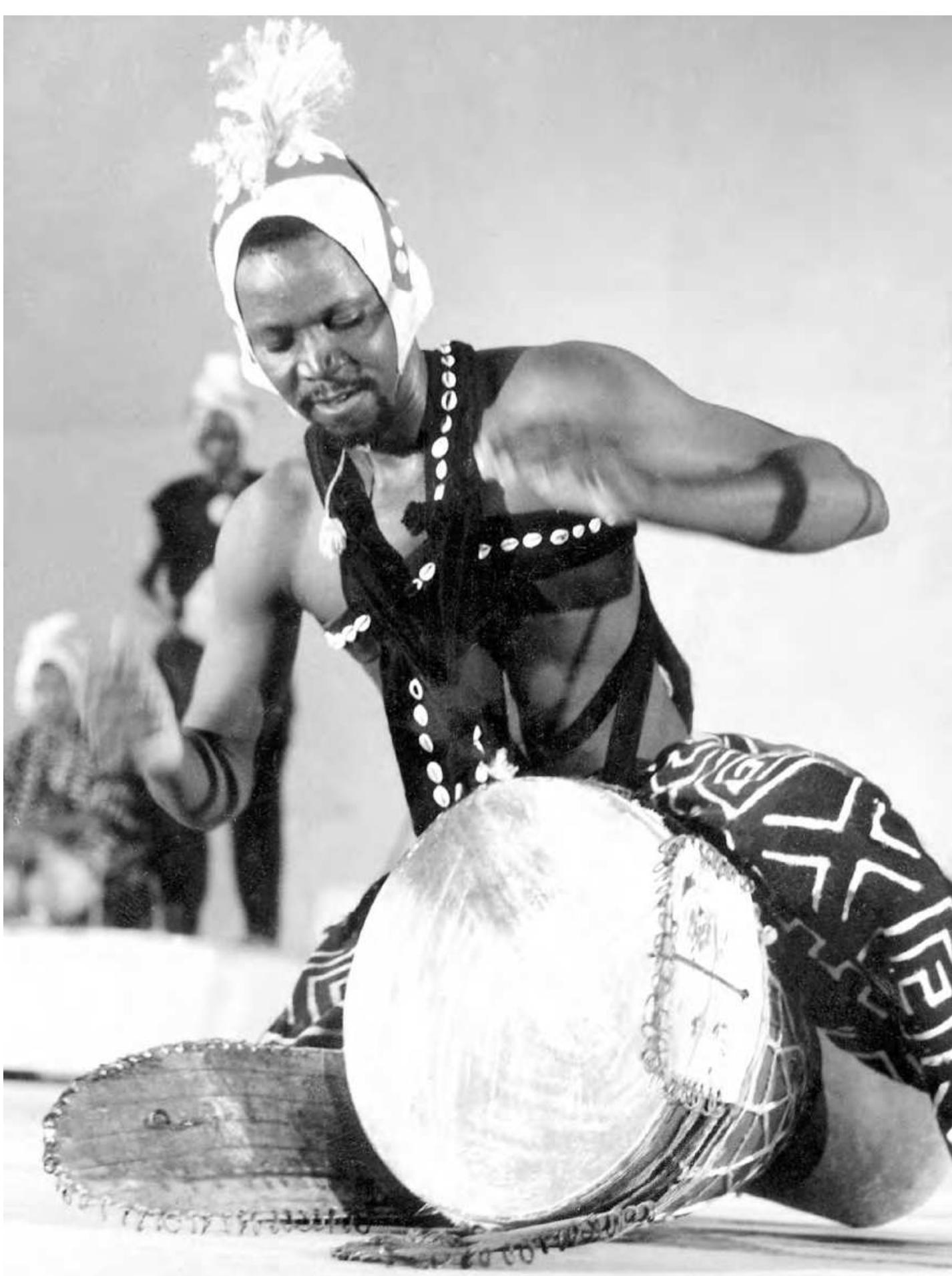 Fig. 3: Jeli Madi Kuyate, jenbe player with the Ballet National du Mali since 1966 Photo: private coll. Kuyate. 