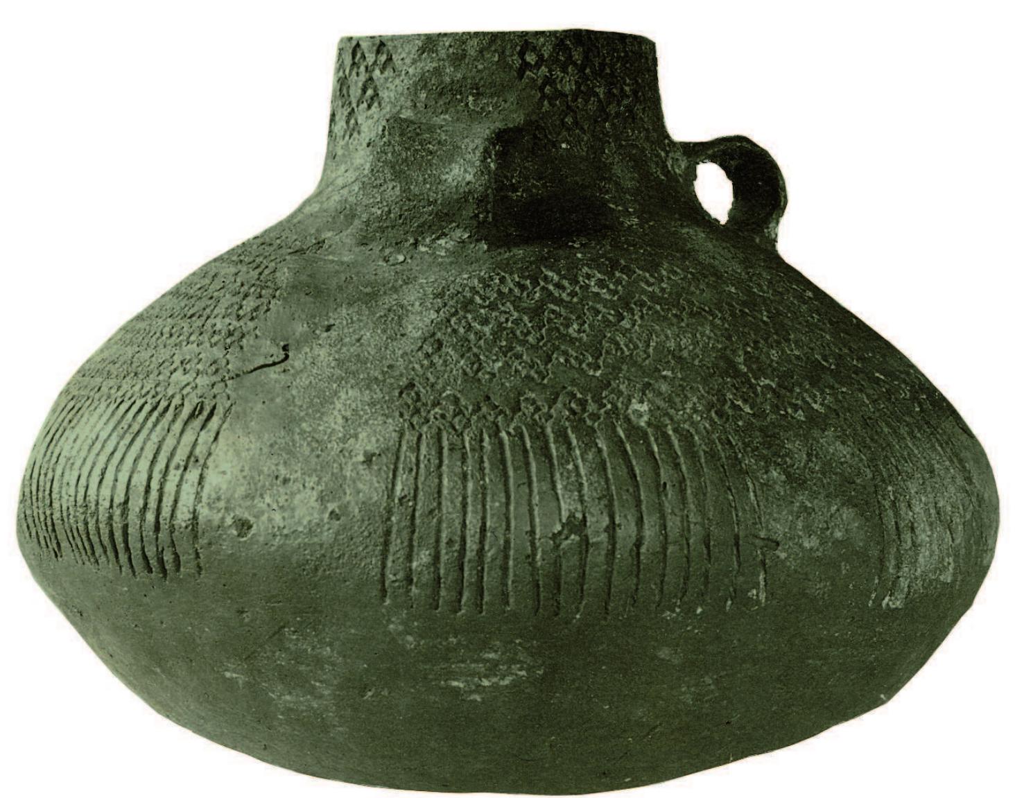 Zaginiona amfora gliniana odkryta w torfie, neolit, Zukowo 