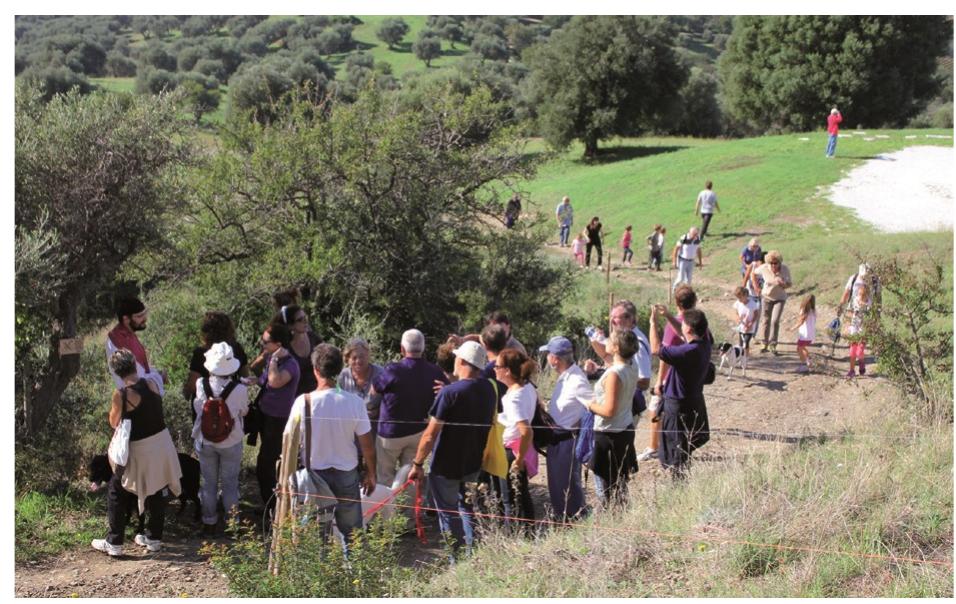 FIG. 9. PARTECIPANTI ALL’ ARCHEOTREKKING. 