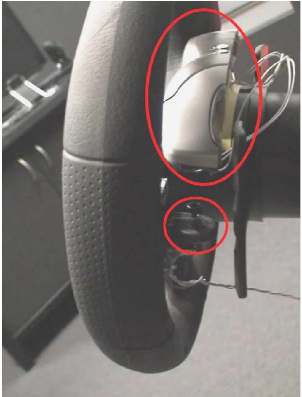 Fig. 5. The interaction device consisted of a scrolling wheel and two mouse buttons. The scrolling wheel enabled the selection of the item in the menu and the two buttons enabled the confirmation (left button) or the cancellation (right button) of the selection.  The task completion time was measured between the initial command “Please start now.” and the final 