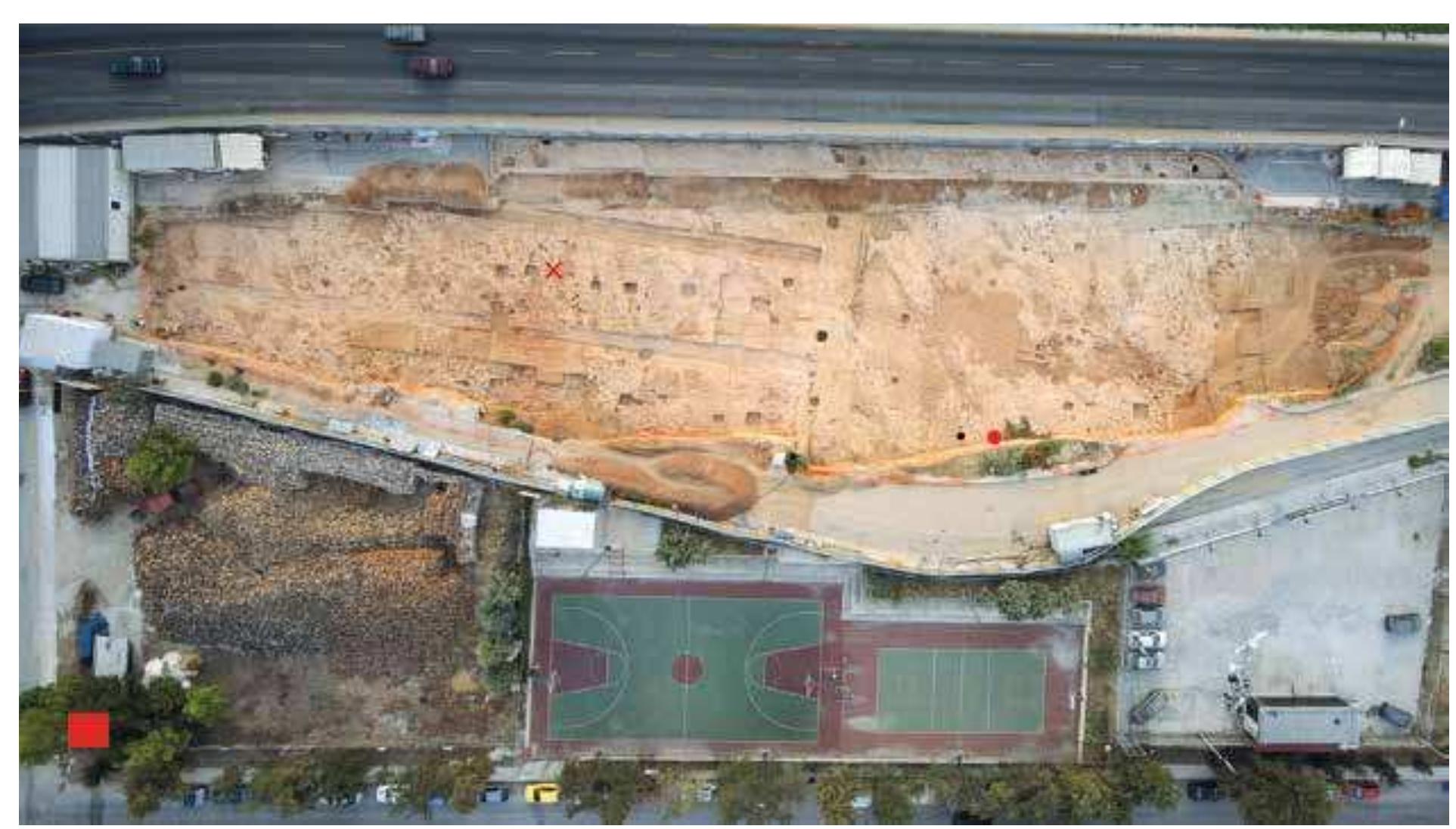 Fig. 2 The installation of Kontopigado (Building Complex III) ith the location of wells 6 (@) and 7 (M) and the findspot of the figure head (? 