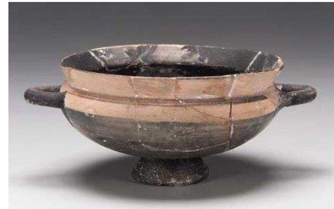 Figure 9. South lonian cup from the sanctuary of Apollo, c. 580-540 BC. Museum of Fine Arts, Boston, 86.638. Photograph © Museum of Fine Arts, Boston.  Figure 8. Grand Style chalice, c. 580-570 BC, Ashmolean Museum, Oxford, AN1896-1908-G.134. Photograph © Ashmolean Museum, University of Oxford. 