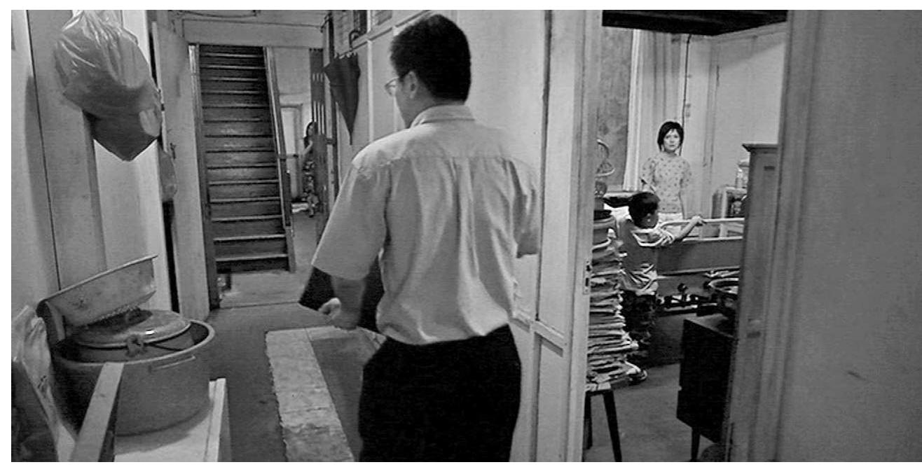 Expanding and fracturing space in | Don’t Want to Sleep Alone 