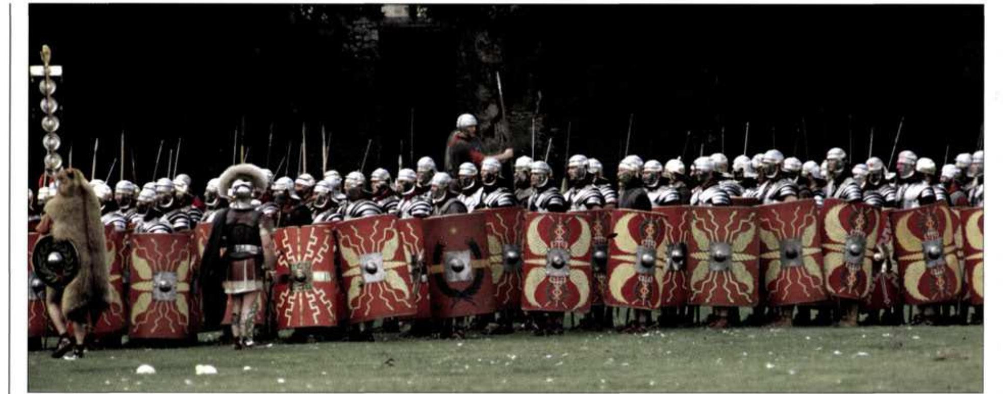 Photo 1 - Signifer, III Praetorian cohort, I A.D. | Figures | Gallery