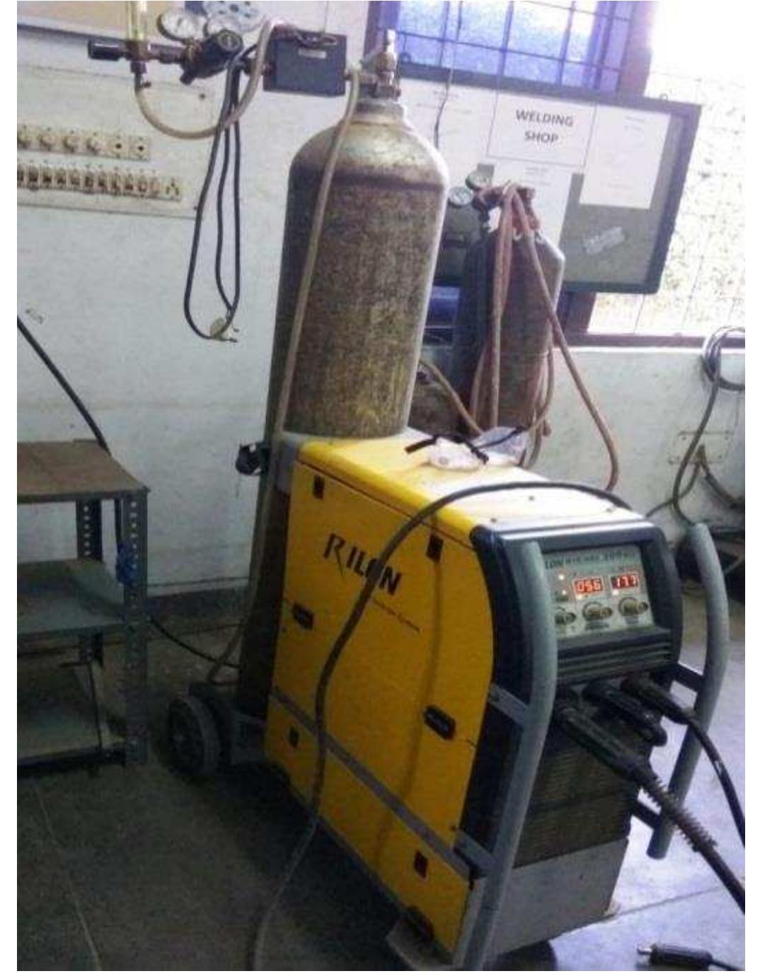 The rilon welding machine of mig welding is used for this