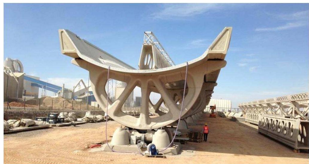 4.1.5. Heat transfer fluid oil  Fig. 37. Photograph of the construction site in Ain Baha, Morocco [178].  Fig. 36. Pilot-scale plant in Ait Baha, Morocco [178].  Fu et al. [105] optimized the weight of parabolic support structure and improvement of stiffness based on using combination of cross section sizes for beams in the torque box and cantilever beam that 