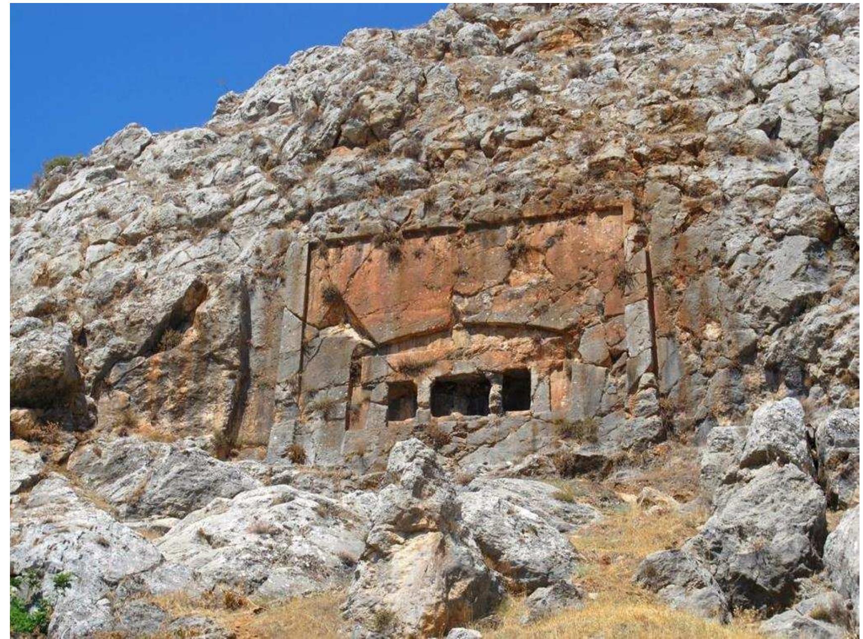 Figure 11. Photo showing the monument known as Haidara located in the town of Qab Elias (after Khalil 2015) 