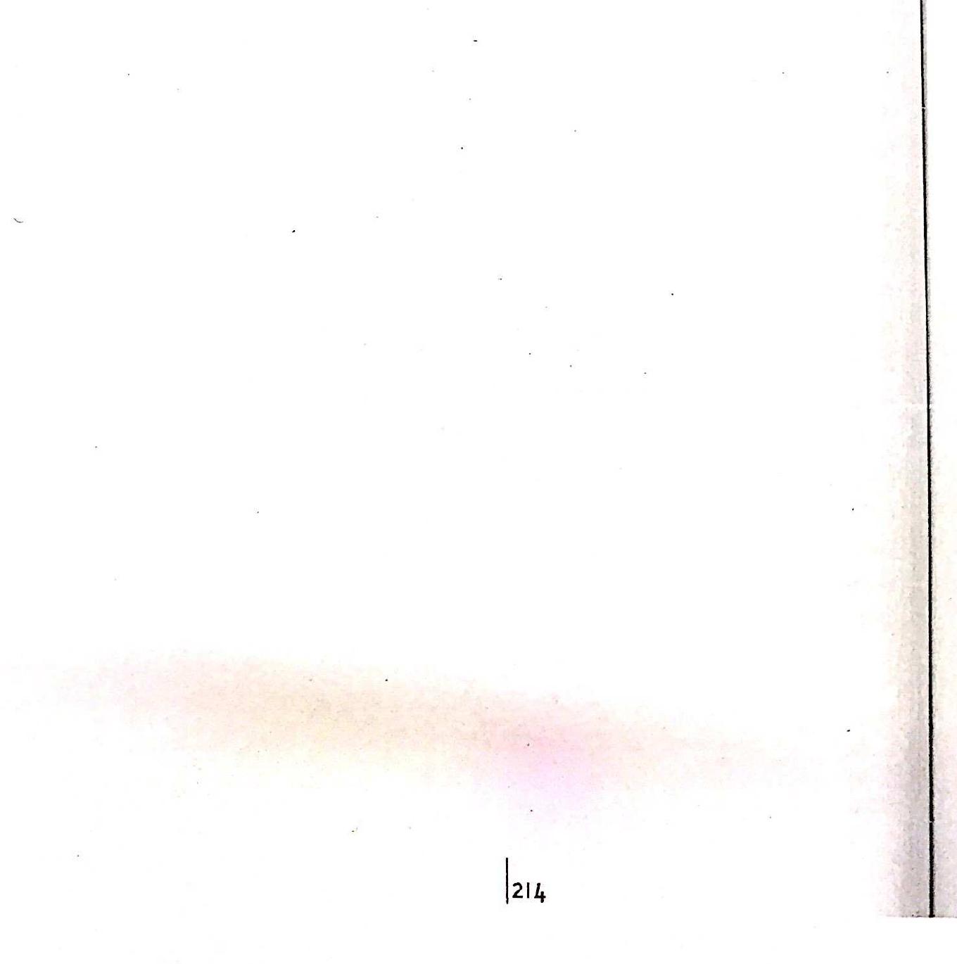 Ulusiararasi Higkiler'in yani sira diger disiplinlerin birbiri ardina ortaya cikarak kurumsallasmasi, yani bitin bir disipliner bo- lanme, stireci elestirel bir bakis acisiyla ele alnmistir. Peki, s6z konusu sureci 20. yizyilda egemen siniflarin Marksizme ve emekci siniflara karsi bir hamlesi olarak gérebilir miyiz? tktisatta neoklasikler, Sosyolojide yapisalci-islevselcilik ve Uluslararasi lliskilerde realizm/neorealizm bicimini alan ilk “anaakim” ku- ramlarin, gerek yéntembilimsel ve ontolojik ortak paydalan ge- rekse ideolojik-politik yakinhklan disinuldaginde meselenin boyle bir yoni yoktur demek cok zordur. Elbette simflar etrafi- muzda olan biten her seyi aciklayamaz; ancak bu simflann, top- lumsal arasurmalarda gercek diinyay1 aciklamak noktasinda hic- bir islevi yoktur anlamina da gelmez. Calismada degindigimiz anaakim kuramlann simf konusundaki tutumlarm saf yontem- bilimsel kaygilar izerinden aciklamak imkan dahilinde degildir. 