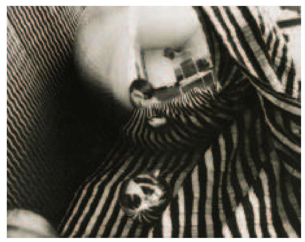 SchlieBlich kennzeichnet me einen Wendepunkt in der Geschichte des Bauhauses und in Brandts CEuvre. Nach- dem Gropius die Mappe tberreicht worden war, verlie- Ben er und Moholy-Nagy die Schule am 1. April 1928. An eben diesem Tag wurde Brandt stellvertretende Leiterin der Metallwerkstatt, eine Stellung, die sie bis zu ihrem Aus-  scheiden aus der Schule im Sommer 1929 innehaben soll- te. Danach ging sie in Gropius’ Bauatelier nach Berlin. Auf beiden Versionen von me bilden Moholy-Nagy und Brandt ein Gespann: Seite an Seite wird der einflussreichste Kopf der innovativen Werkstatt kurz vor seinem Weggang neben der Frau gezeigt, die ihm folgen und die Werkstatt in die Zukunft fihren sollte. 