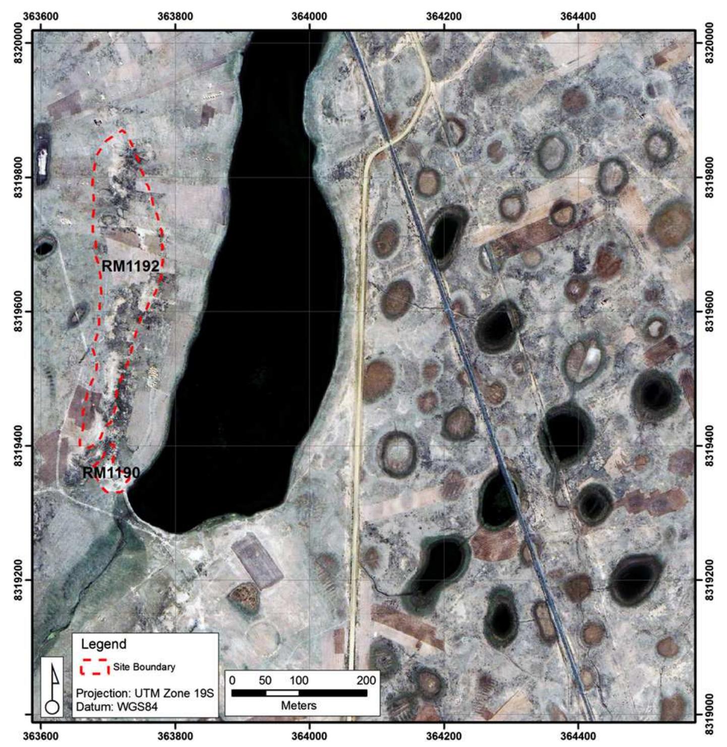 Fig. 3. Map showing the location of Larogocha (RM1190 and RM1192) and a concentration of gocha. The boundary of Laroqocha is shown with dashed red lines. The backgroun imagery is a 1 m spatial resolution IKNOS-2 satellite scene that was captured on 20 June 2001. Qocha reservoirs are visible throughout the image as round features. Some of th qocha contain water while other are dry. Also visible are small canals that connect various gocha reservoirs. (For interpretation of the references to color in this figure legend, th reader is referred to the web version of this article.) 