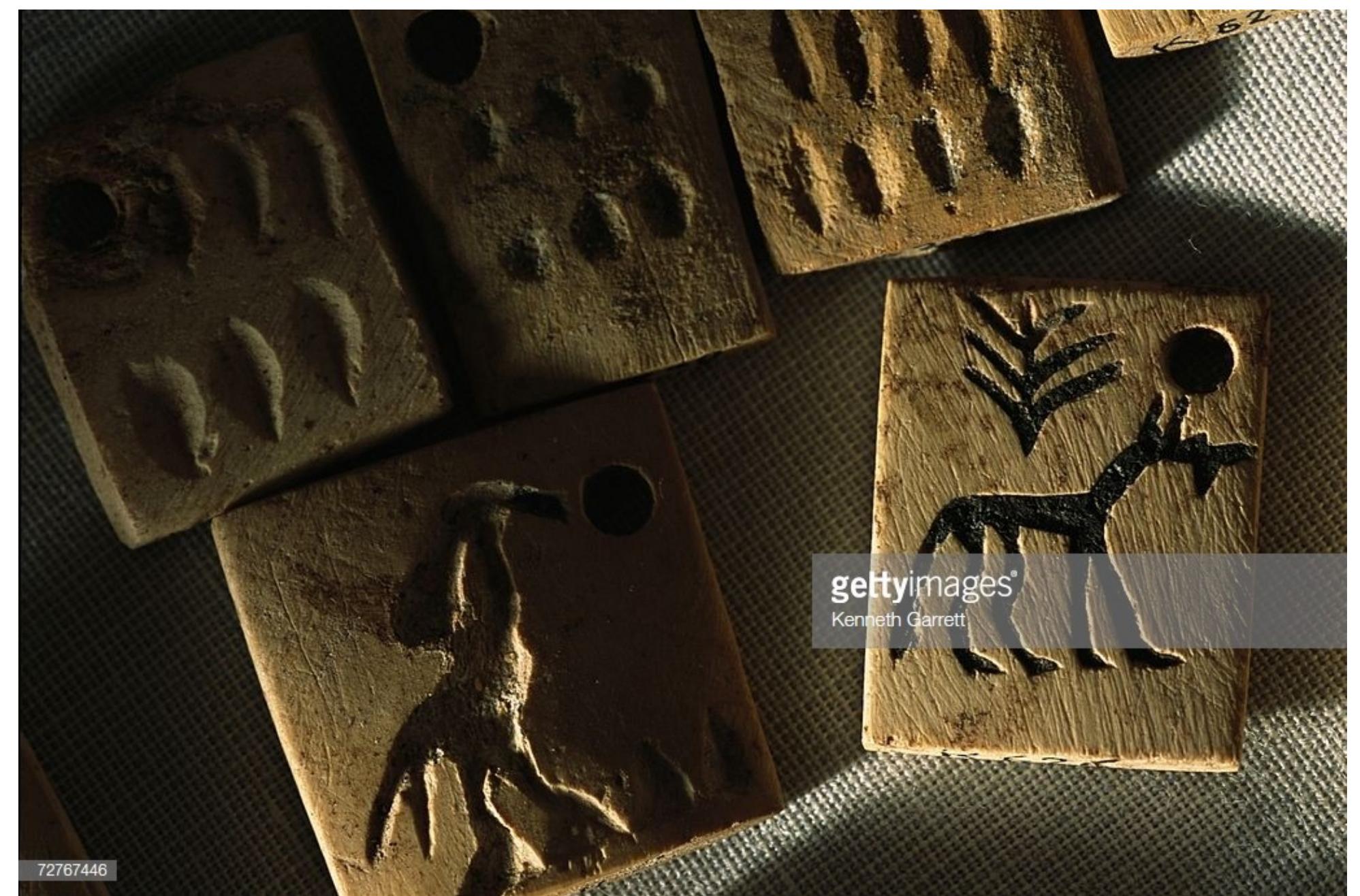 Giinter (PDF) Hieroglyphs of ca. 3200 BCE on bone tags from Umm el- Qa-ab, Abydos