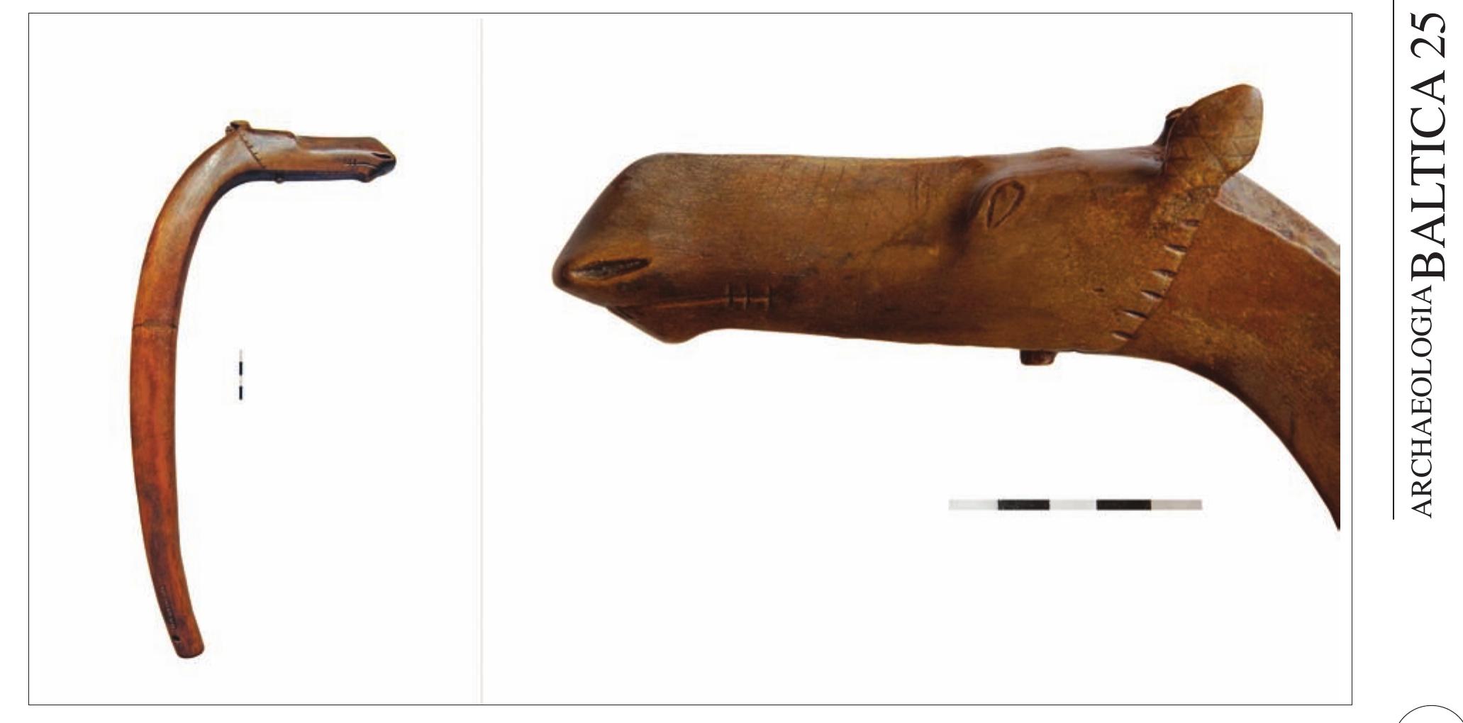 Fig. 2. The staff from the Sventoji 3 site, 44 centimetres long, and a detail. Antler, LNM EM 2132: 397 (photograph by Marius Irsénas). 
