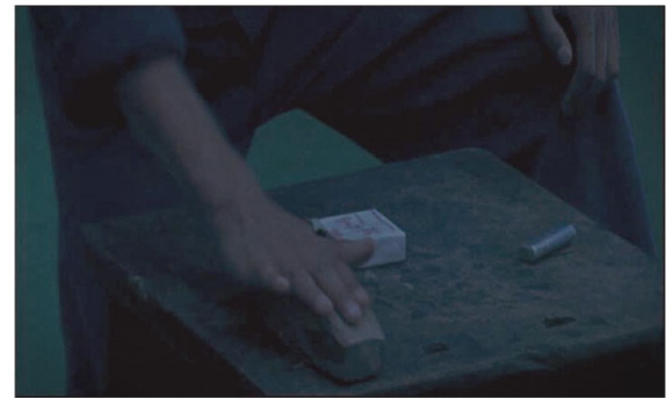 Figure 2. Luo’s storytelling stage props 