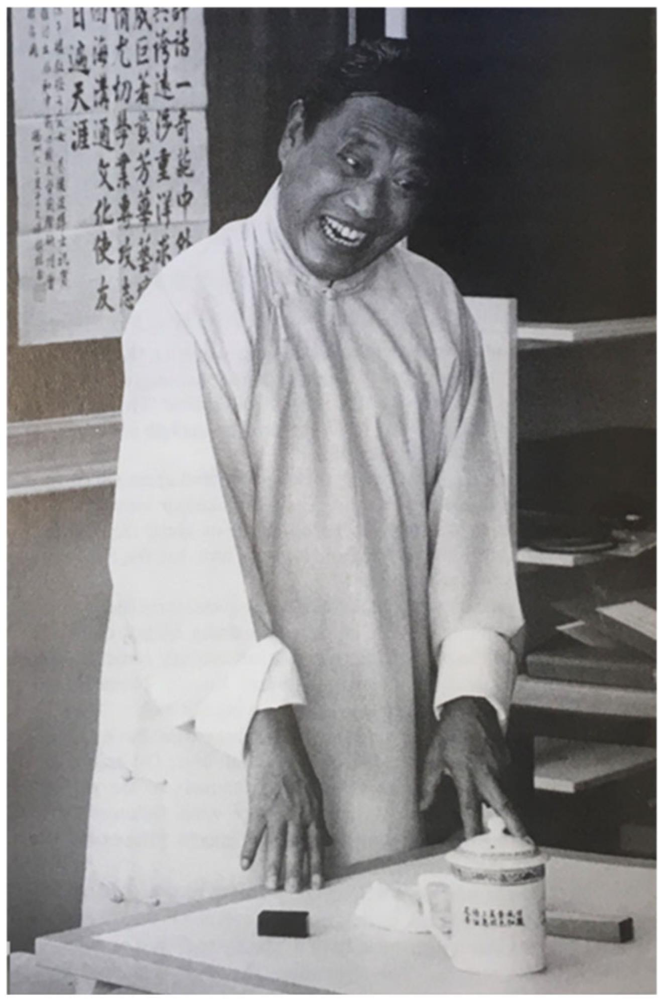 Figure 4. The storyteller Li Xintang, photographed during the ‘International Workshop on Oral Literature in Modern China’, 28-30 August 1996, hosted by the Nordic Institute of Asian Studies, Copenhagen. Source: Vibeke Bordahl (ed.), The Eternal Storyteller: Oral Literature in Modern China (Abgindon: Curzon, 1999), p. 272. 