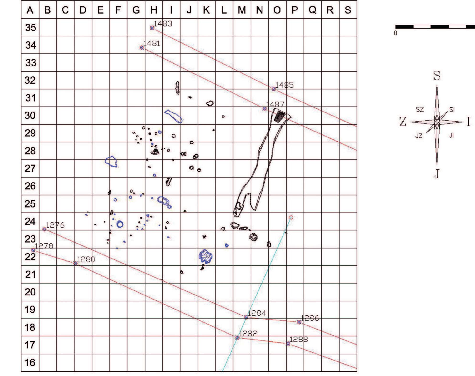 SLIKA 1. Tlocrt lokaliteta, plavom bojom ozna¢ene zapune s nalazima (izrad la A. Franji¢).  FIGURE 1. The ground plan of the site, fills containing finds are marked with col- our blue (made by A. Franji¢).  The topsoil layer, SU 001,was removed with machinery; its thick- ness was approximately 40 cm on average. A layer of yellowish- grey sterile soil, designated SU 002 in the eastern section of the terrain and SU 003 in the western section, extended beneath the topsoil of SU 001. The reason for conferring two stratigraphic designations to the layer of sterile loam lies in the fact that excavations proceeded in two stages. The initial excavation of the eastern section of the site did not yield any archaeological traces, as surface finds were entirely lacking, and only shallow, recent, irrigation and drainage canals were visible in the ster- ile layer, so the excavation works were immediately moved to the western section, where numerous surface finds indicated the existence of an archaeological site. A total of 26 potsherds were discovered in the topsoil layer which could be preliminarily classified as fragments of late medieval pottery, of which seven sherds are yellow- and green-glazed. Notable among them area rim fragment (P. 1:1), a fragment with green glaze on the external and internal surface, and two glazed handles of the same colour (P. 1: 2-3), which probably belonged to jugs. Among the remain- ing discovered potsherds, the bottom of a kitchen vessel (P. 1: 4-4a) and alid grip (P. 1: 5-5a) stand out.  
