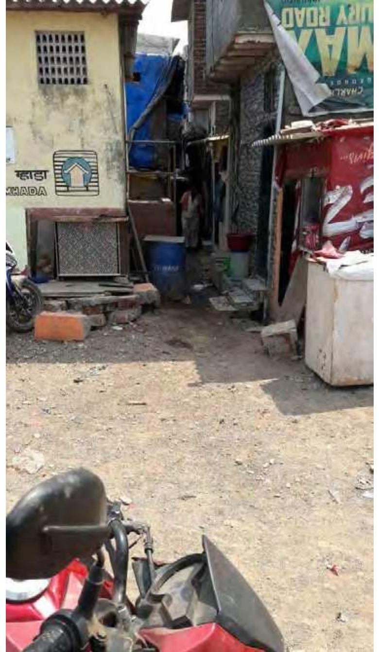 Figure 3. Gazdar Bandh slum site covered during field study  Located in estuary conditions, residents of Gazdar Bandh are exposed to impending environmental disasters and  health hazards until they are immediately addressed. 