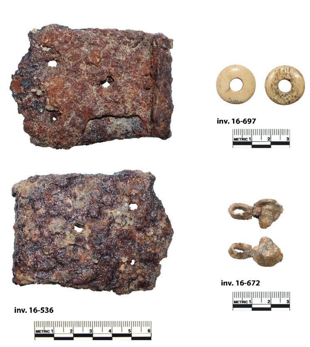 Fig. 7. Objects recovered from the Phase 1 floor in Room 2a.  Nearby, in Trench 43, several cuts and leposits belong to the earliest building phase. 