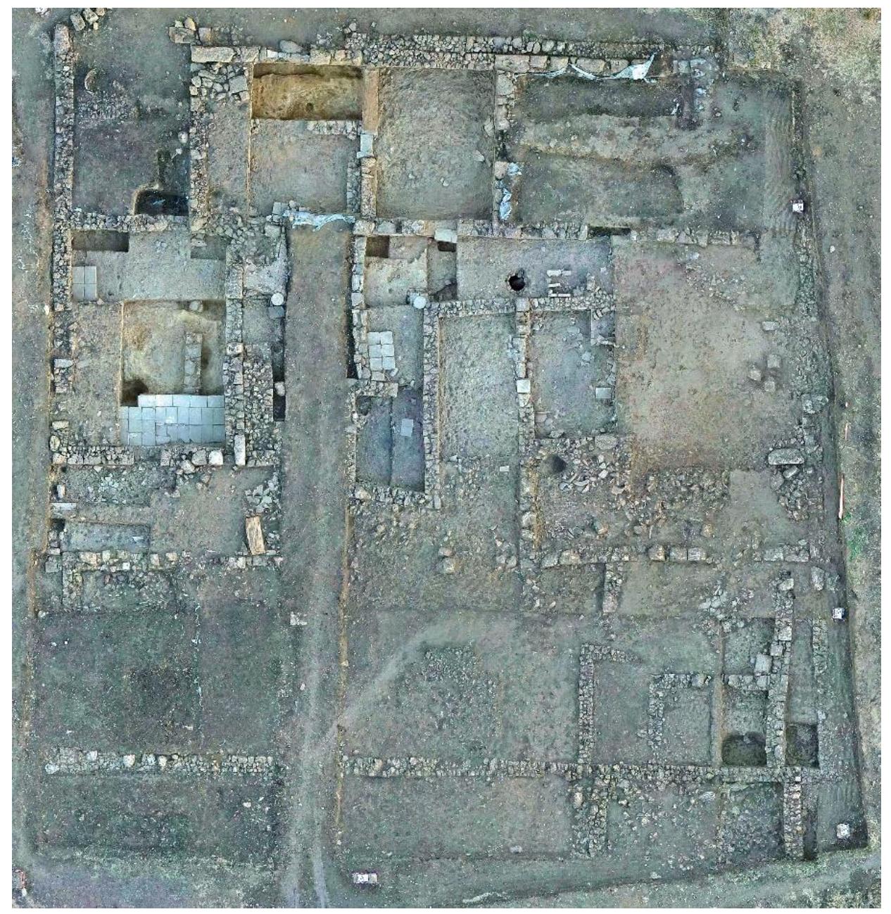 R. Souza — A. Walthall — J. Benton — E. Wueste — A. Tharler — B. Crowther — C. Schirmer @ Preliminary Report on the 2016 Field Season of the Americ Excavations at Morgantina: Contrada Agnese Project (CAP) 