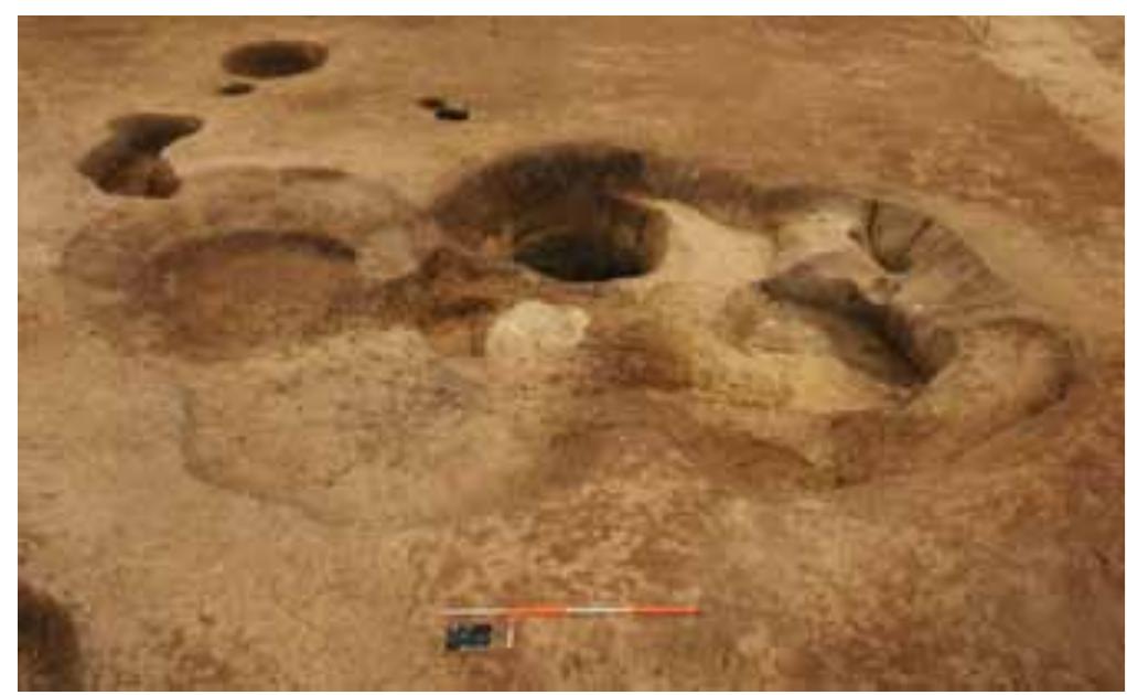 FIGURE 5. Semi-sunken object SU 066/ SU 067 (photo documentation of the Aux- iliary filed workshop of the Department of Archaeology in Bizovac). 