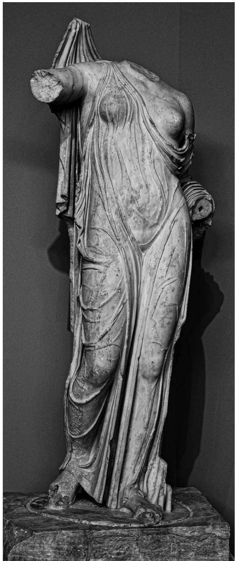 Figure 20.4a. Archaeological Museum, Thessaloniki.  Statue of Aphrodite in the ‘Louvre-Naples’ type, inv.  no. 831. © Archaeological Museum of Thessaloniki / Hellenic Ministry of Culture & Sports. 