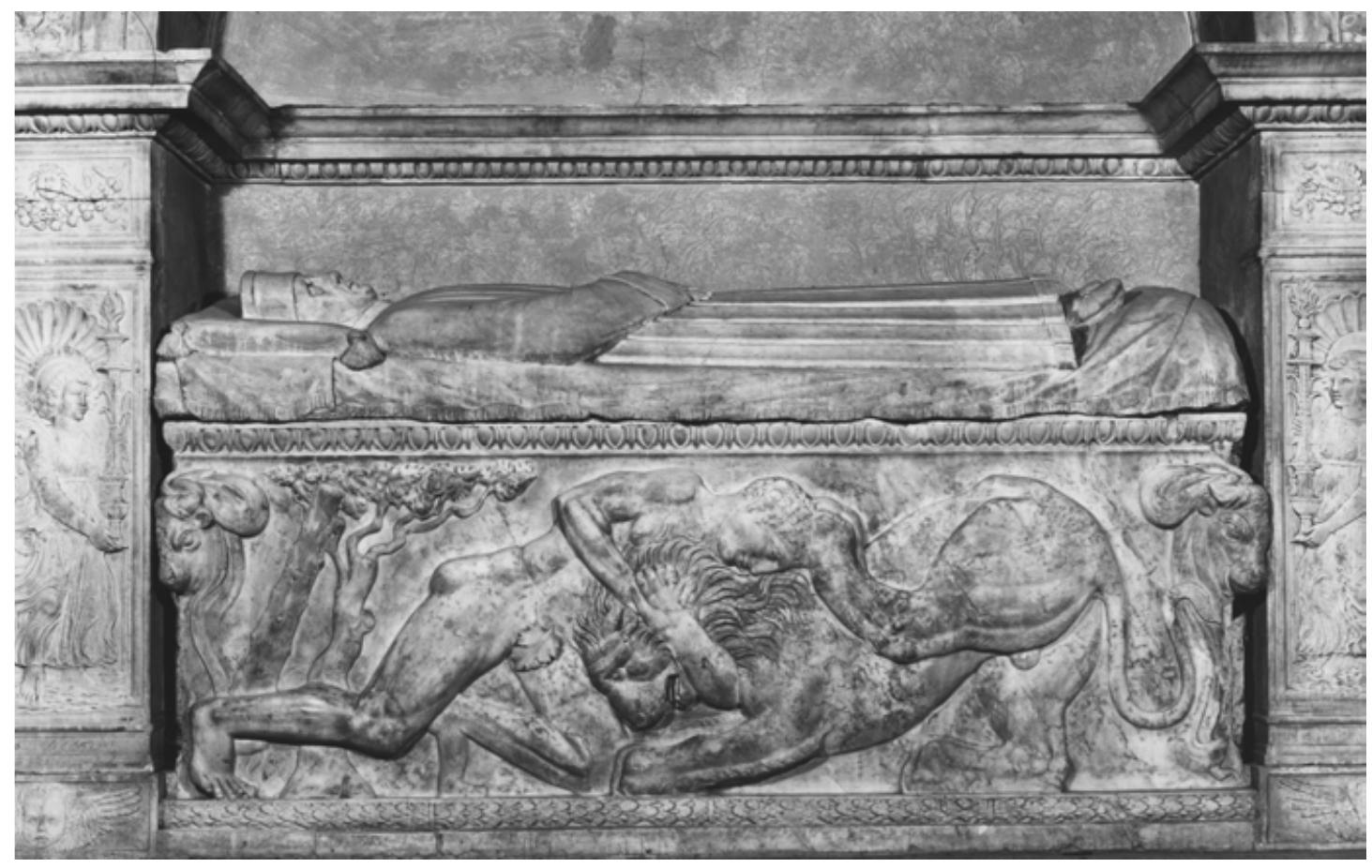 Fig. 13: Rome, St. Maria Sopra Minerva. Tomb of Giovanni Alberini. Attic sarcophagus depicting Heracles wrestling the Nemean lion, in a scheme known from late archaic and early classical vase painting. The authenticity of the sarcophagus, with its unusally flat relief, has been doubted, but it probably is an Attic work from the 2nd cent. AD (Fittschen 1970/71) (Photo: Inst. Neg. Rom E54281). 