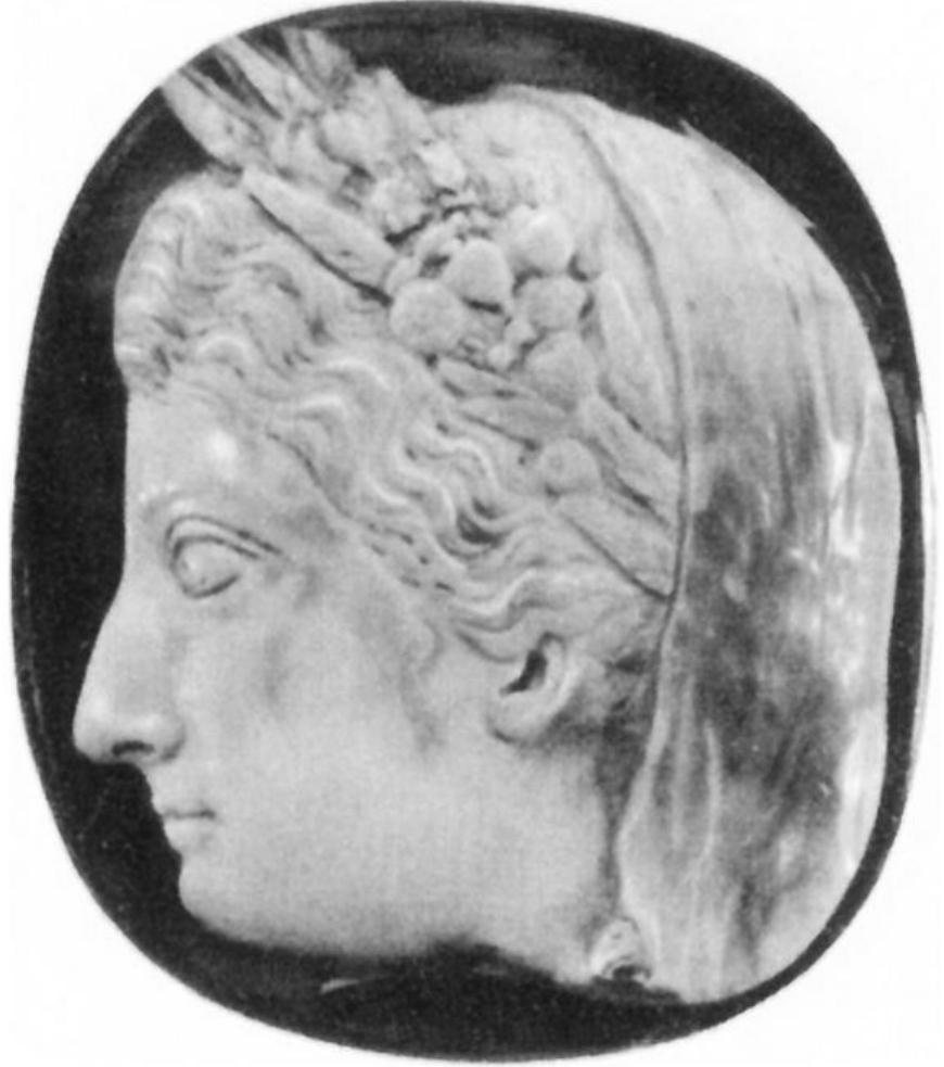 Fig. 3. Ceres/Livia with poppy and wheat crown. Onyx cameo. Florence, Museo Archeologico, inv. 26. (After M. Vollenweider, Die Steinschneidekunst und ihre Kiinstler in spdtrepublikanischer und augusteischer Zeit [Baden-Baden 1966] pl. 76.4) 