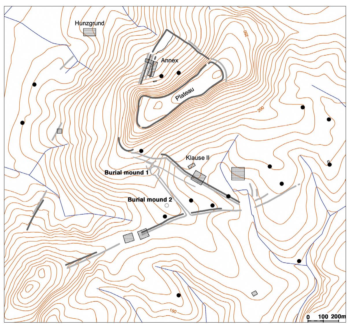 Figure 18. Glauburg-Glauberg: Iron Age monuments (dark gray: ramparts; light gray: ditches) which are visible as well as the ones recognized by geophysics. The excavation zones (hatched areas) as well as field surveys (black dots) by the Institute for Pre- and Protohistory at Johannes Gutenberg University Mainz are also marked. (illustration: V. Griinewald, Institute for Pre- and Protohistory at Johannes Gutenberg University Mainz) 