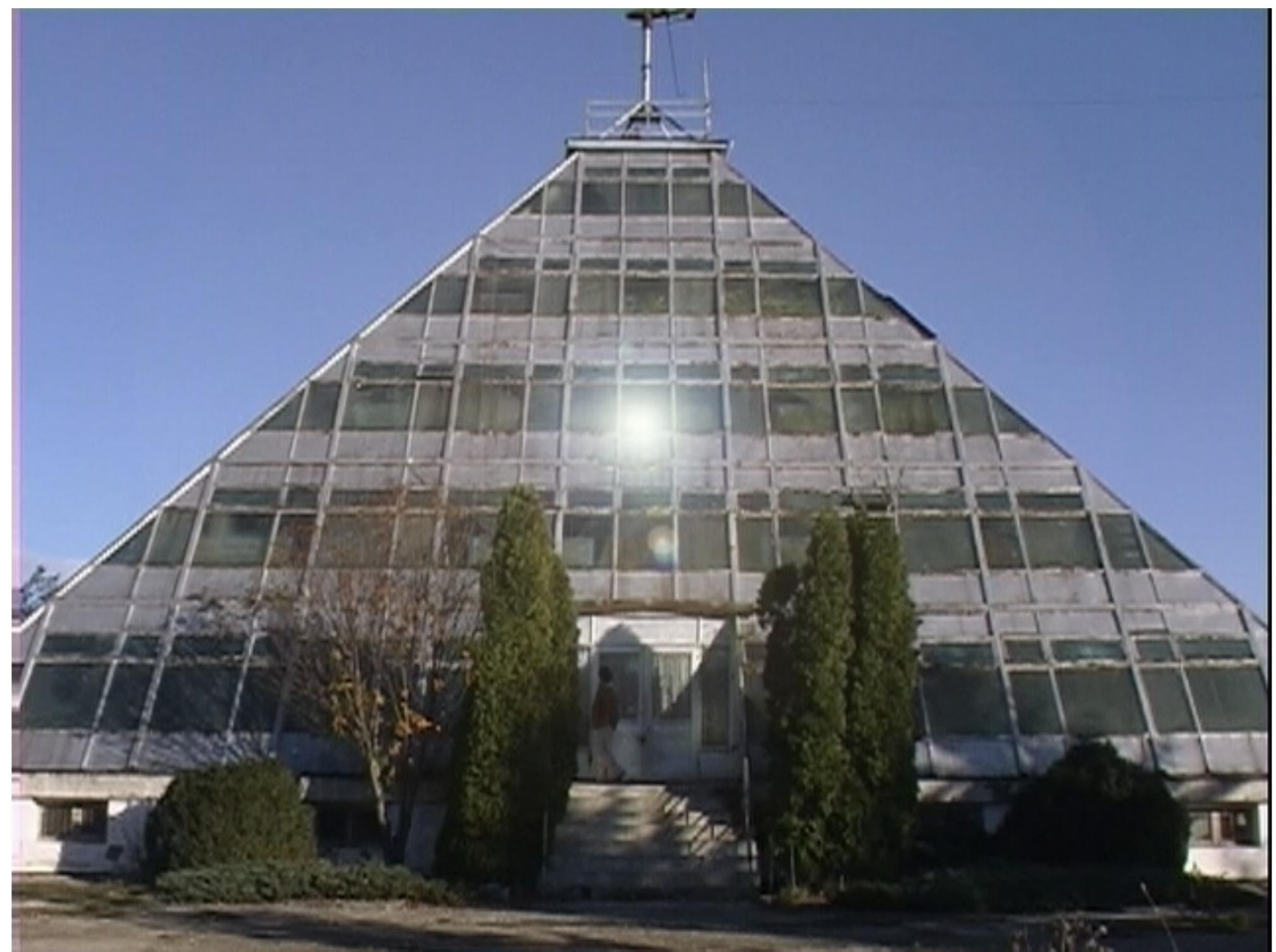 through sustainable design principles, without loss of any aesthetic value. (Holmgren 2005) 