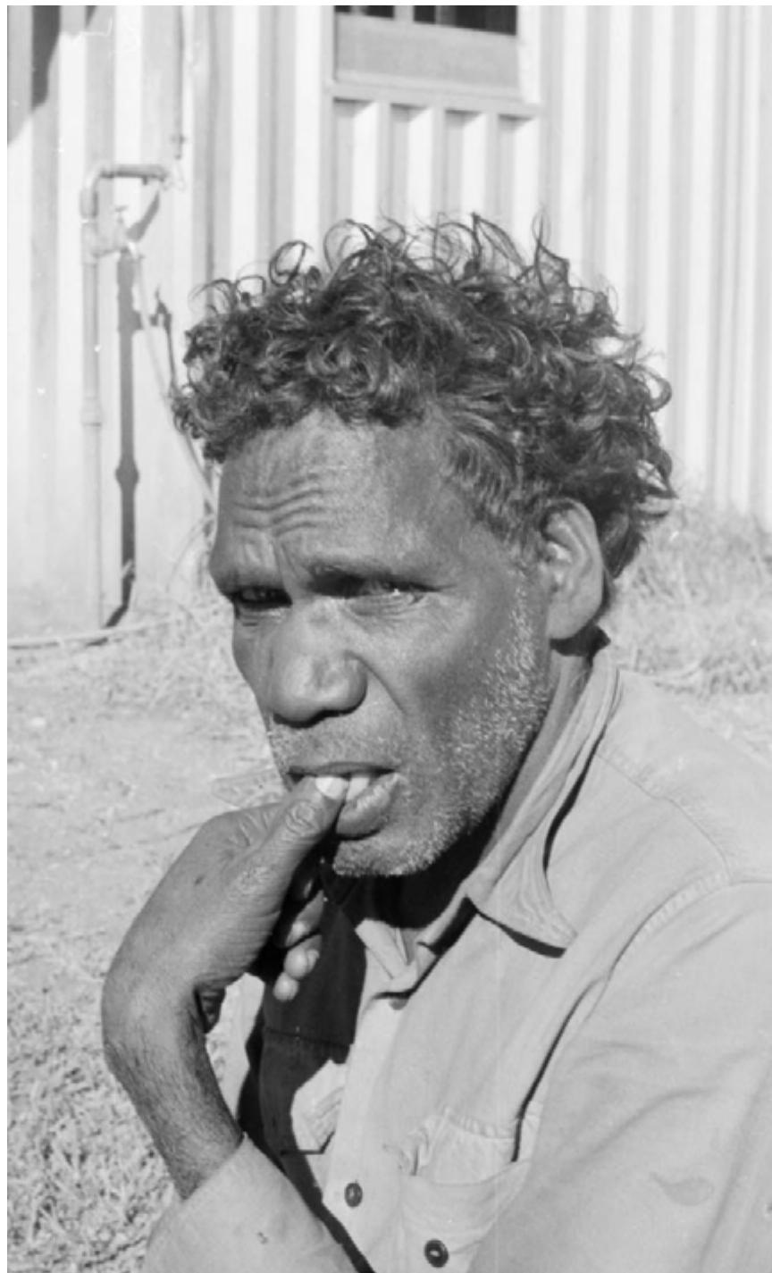 Figure 9: Ngaanyatjarra sign spinirex.cum ‘kirti™™ 