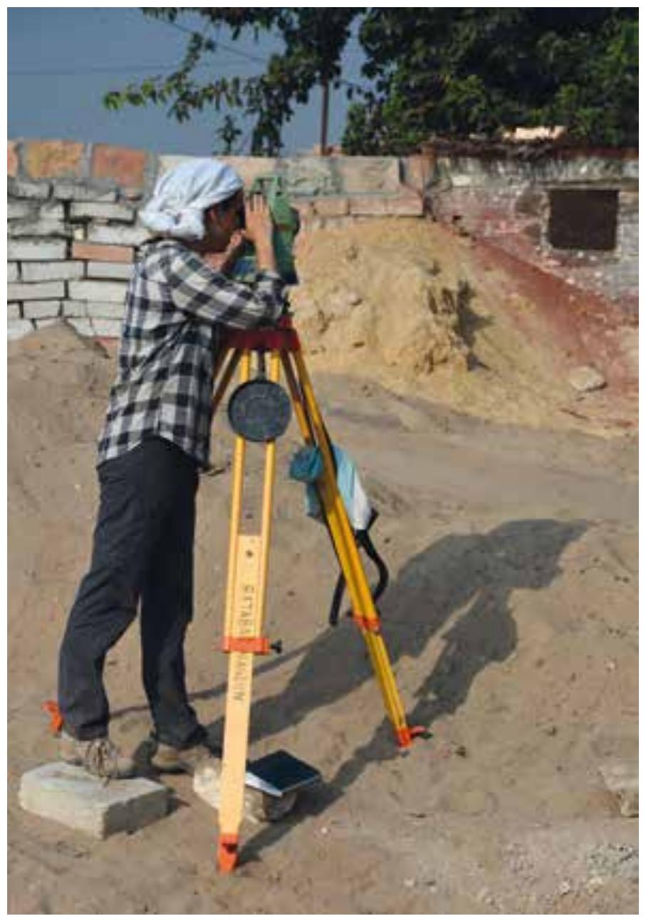 Fig. 51 L. Hulkova at Tell el-Retaba (© K. Smolarikova) 