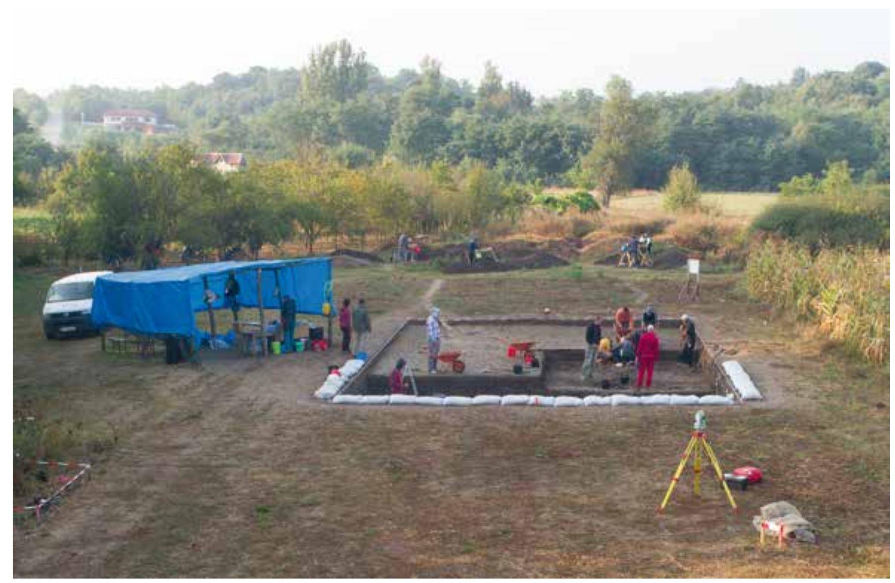 Fig. 73. Drone photo of the Svinjari¢éka Cuka excavations, Serbia (aerial photo: M. Borner/OREA) 