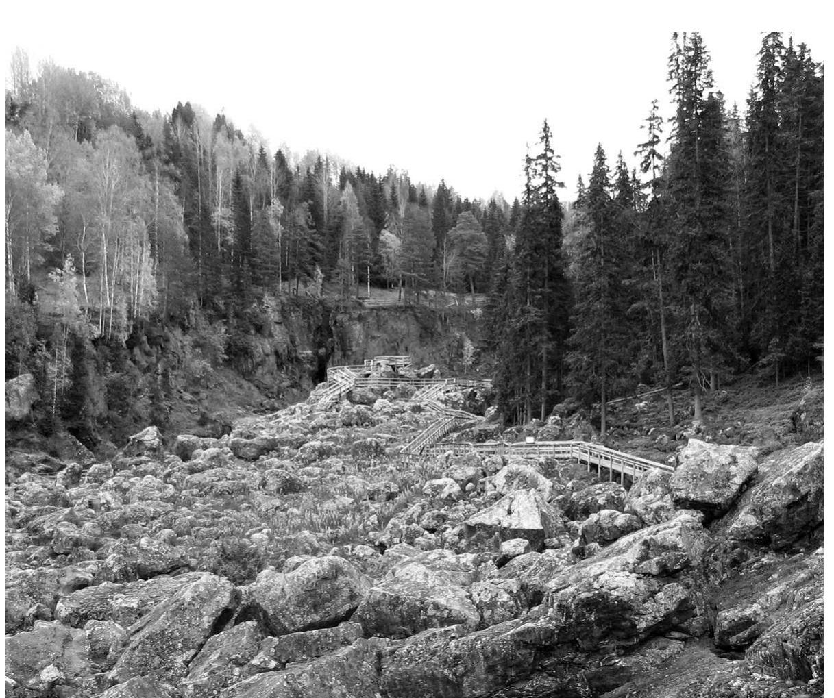 Fig. 1.3. The Déda Fallet, Sweden (photo: Joel Torsson, 2006, CC by 3.0). 