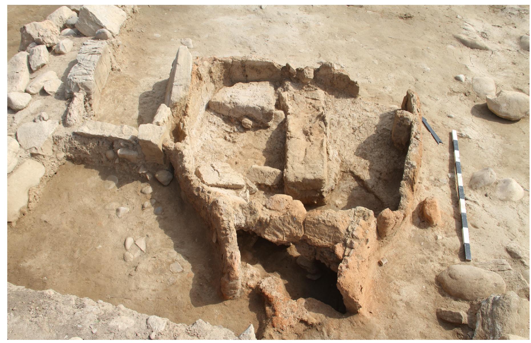 Fig. 15. Kiln 2 after the excavation of the destruction layer.
