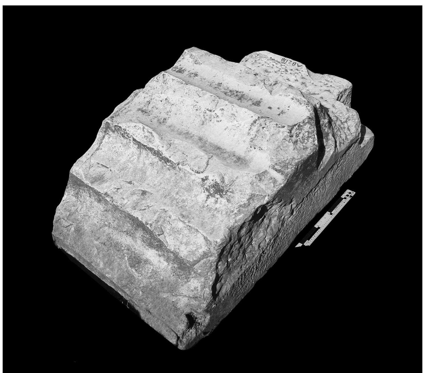 Fig. 10. Drum AB2118. Photo by Giorgos Doulfis.
 Fig. 9. Column base AB2119. Photo by Giorgos Doulfis.
