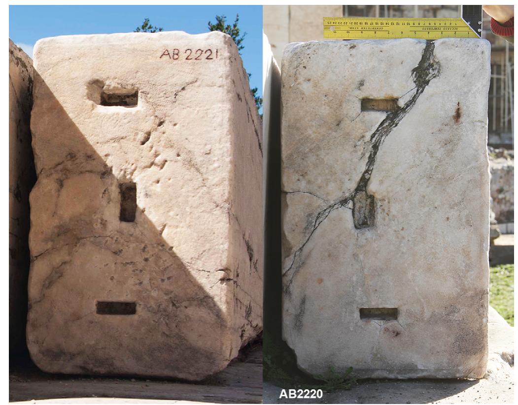 Etk. 8. OL KaTW ESpEc Twv Mecowv AB 2220 kat AB 2221 (Ann A. Toatoapwvn)
 TOoo ol 5U0 GWCOHEVES KATW ES5PEG, OOO KAL OL AVW ESPEG TWV TIEGOWV EXOUV OLOLA 14a:
HOpPwon Kal Tlic L6LEG EVTOpHEeG. ZtoUG TIEGGOUG AB 2220 kat AB 2221 ot Kdtw ESpEc (Elk. 8
StaGEtouv TEpLWETPLKA OKAUVLO, SNAdSn pla tatvia TAdtoUs 0,022 Hy. Kat Alyo Tartelwotepr
ATlO Tv ETMLAvVELA ESPaons TOU TEGOOU, yla THY TIPOOTAGLa TWV AKUWV Tou. Kata tov agovc
TOU UNKOUG KL KOTIWG EKKEVTPA ATIO AUTOV UTIAPXOUV TPELG OTIEG YOUPWOEWV: Hida OTO HECO\
KaL 6U0 EKATEPWHEV AUTHG, ATO TLc OTtOiEG OVO Ol TEAEUTALEG Eival OHOLEG HETAEU TOUG Wr
TIPOG TO OXNUA, TLG SLAOTAGELS Kal THV KaTEpyaoia. Ol dvw ESpEG KAL TWY TPLWY TIEGOWV (ELK
9) Exouv oxEdOv OTO KEVTPO Lia HEYGAN OTT, YOUPWONS HEyYLOTOU BaBoUG 0,10 HU. Kal UnKouC
0,22 U., TOU OUVOSEVETAL aTIO AVAAKA HOAUBSoxOoNON<S. Ztov AB 2220 mapatnpovvtat Kal UTTO:
Aeiupata HOAUBS0u oto BABOc THs yYOUMWoNs.
