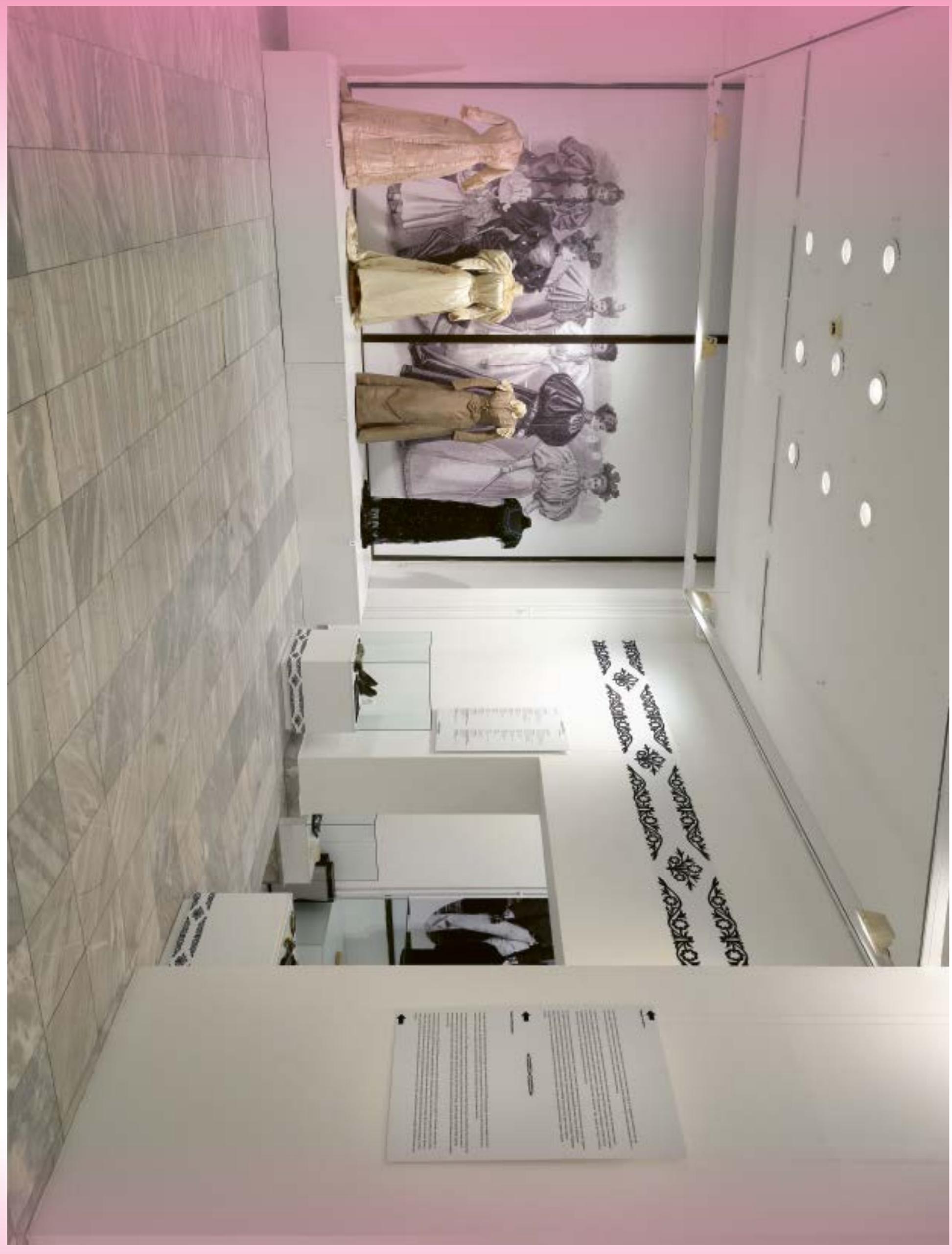 S|. 2.—Izlozba Moda u modernoj Srbiji, Muzej primenjene umetnosti, Beograd, 2019-2020. (Muzej primenjene umetnosti, Beograd, fotografija Veselin Milunovic) / Fig. 2— Exhibition Fashion in Modern Serbia: Fashion in Serbia in the 19th and the early 20th centuries in the collection of the Museum of Applied Art in Belgrade, Museum of Applied Art, Belgrade, 2019-2020. (Museum of Applied Art, Belgrade, photo by Veselin Milunovic) 