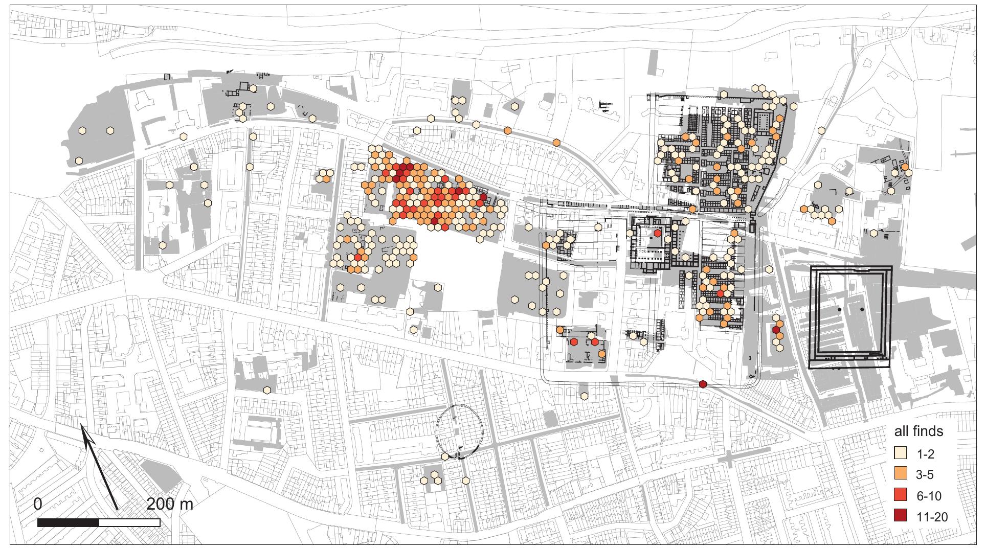 Fig. 78 Distribution of military equipment and horse gear across the Hunerberg.  see in section 3.3 and 3.4, such a distinction cannot be made on the Hunerberg. All categories are represented in the fortress and the civil settlement, the only difference being the ratios between the categories. 