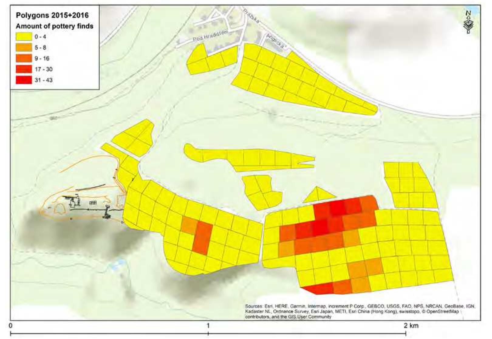 Pl. 1/3. Survey of January and February 2015+2016 with marked areas of higher pottery concentra- tions (red colour). 