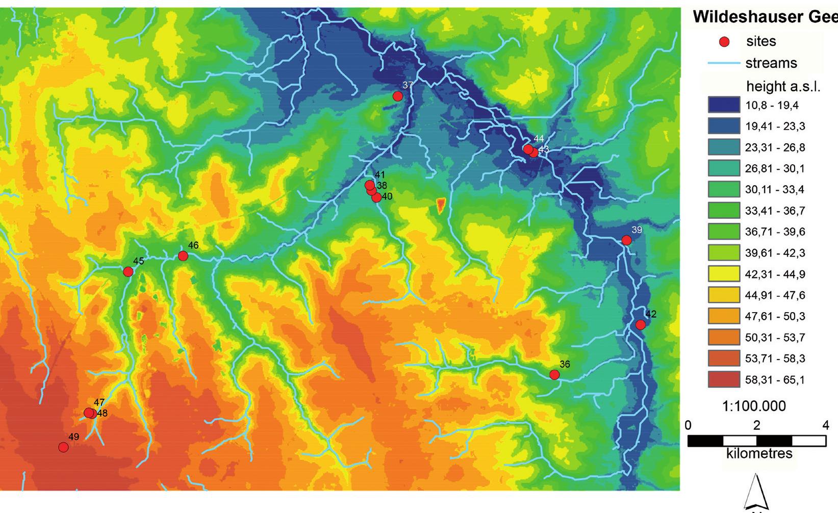Fig. 3 Topographic map of the Wildeshauser Geest sampling region and the position of the sites, size 280 km?. Soils: sandy soils (80,1 %), hydromorphic soils like gley soils (15,3 %). Water: river Hunte and tributaries, STRAHLER (1952) order 3 and less.  Abb. 2 Topographische Karte der Untersuchungsregion Ostfriesland mit Lage der Fundstellen, GroRe: 759 km’. Boden: Sandbéden (51,83 %), Hochmoore (19,26 %), staunasse Boden (19,5 %). Gewasser: kleine Bache, STRAHLER (1952) 1. und 2. Ordnung. 