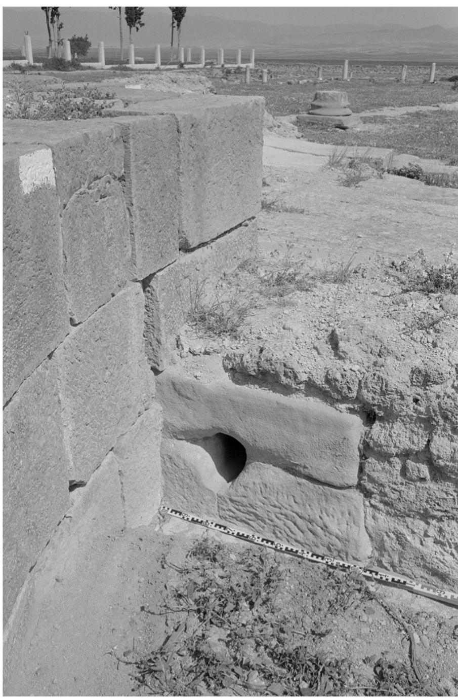 External surface of the embrasure of cell b, opening to the