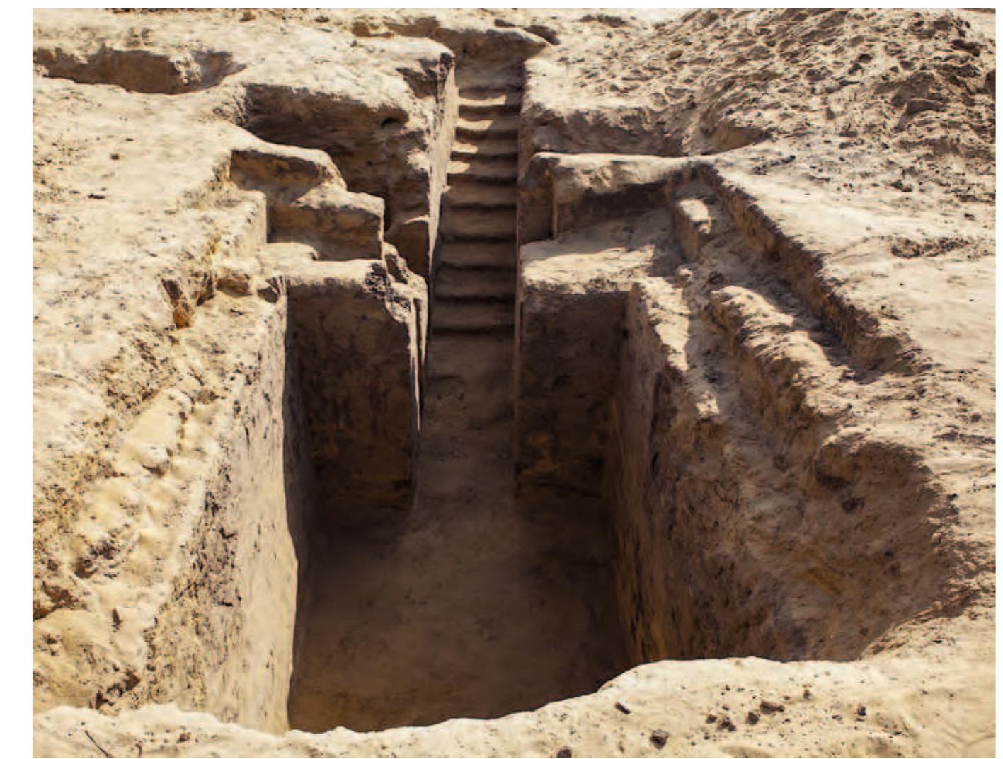 The nameless ones fig. 13: mudbrick family tombs on the