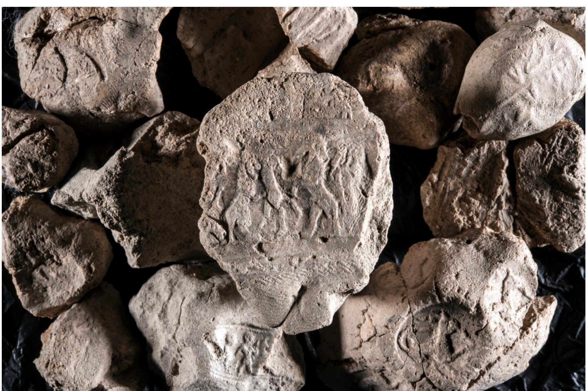 Fig. 6.8. LB IIB clay sealings from the 2019 excavations in area C. 