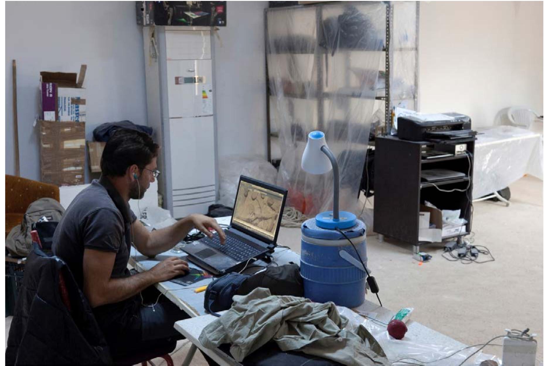 Fig. 1. Field post-processing of the excavations’ 3D documentation. 